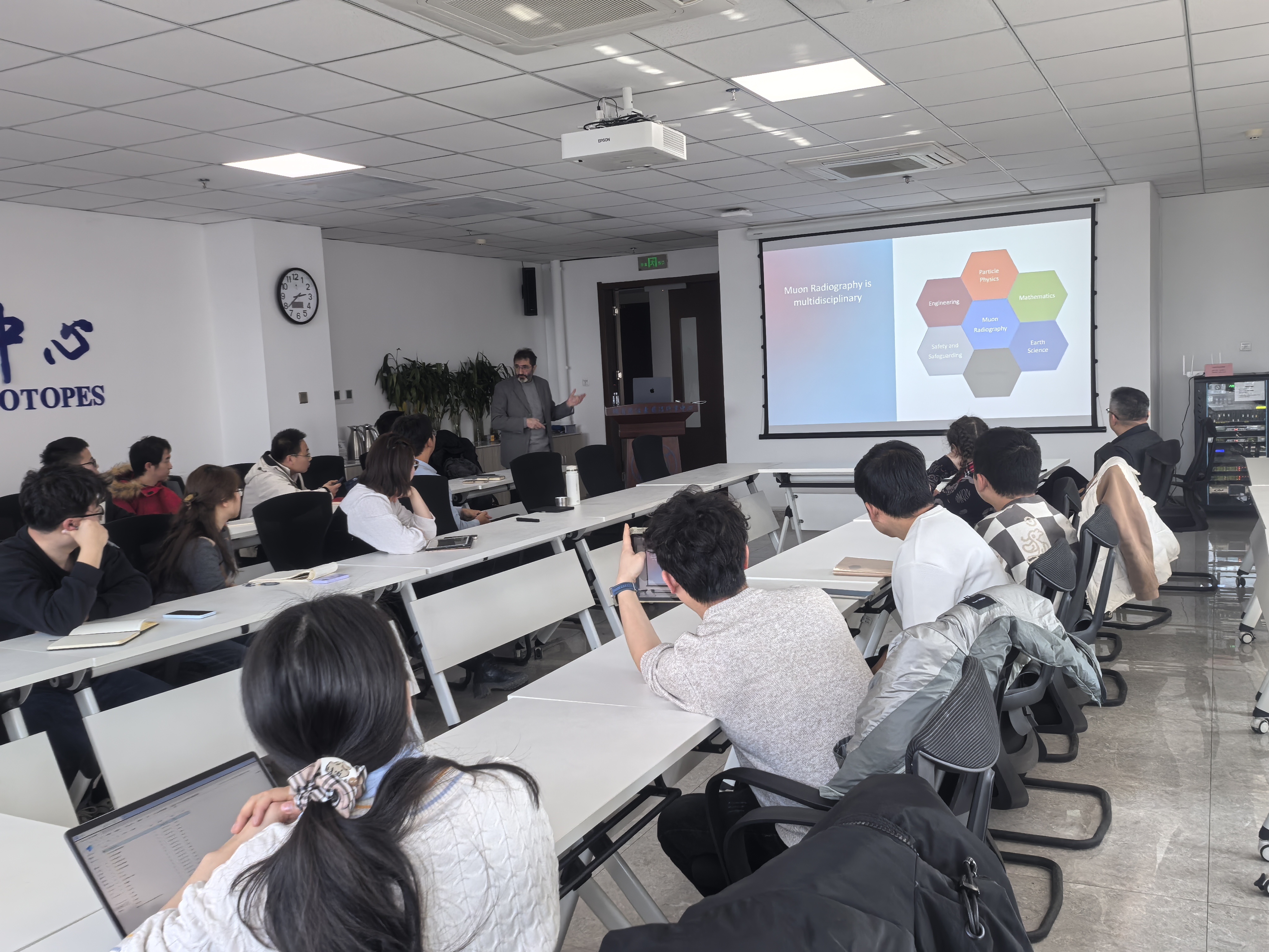 1764129640587008.jpg fcdb022441be496fb403b42382e68aa4.jpg